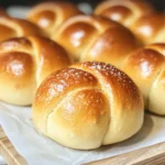 Hveteboller (Norwegian Cardamom Buns)